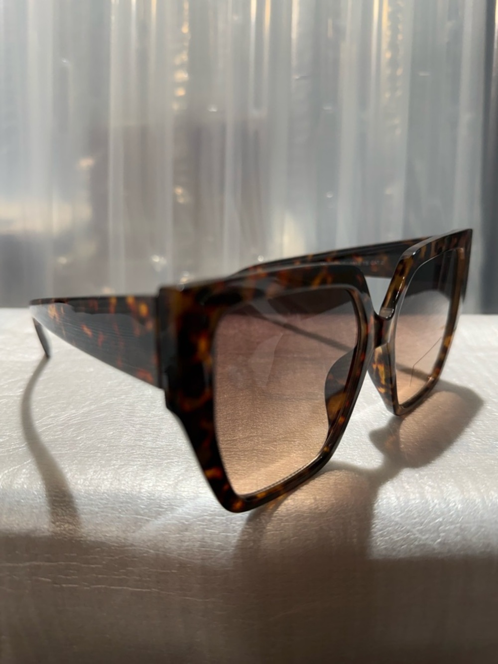 Laundry by Shelli Segal Tortoiseshell Square Sunglasses Brown Gradient Lens-New